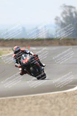 media/Sep-20-2025-TrackDaz (Sat) [[27f0cde673]]/A Group/2pm (Turn 9)/